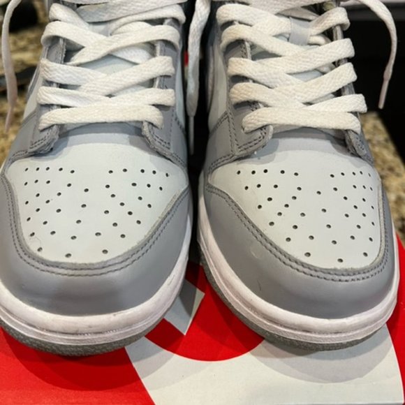 Nike Dunks Low size 7Y White & Grey - Picture 2 of 3